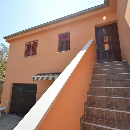 Julia 1 Apartment