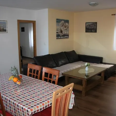Apartment Julia 1 *